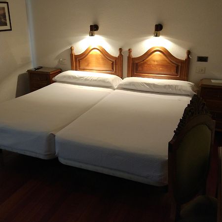 Hotel Los Perales Puebla de Sanabria Buitenkant foto