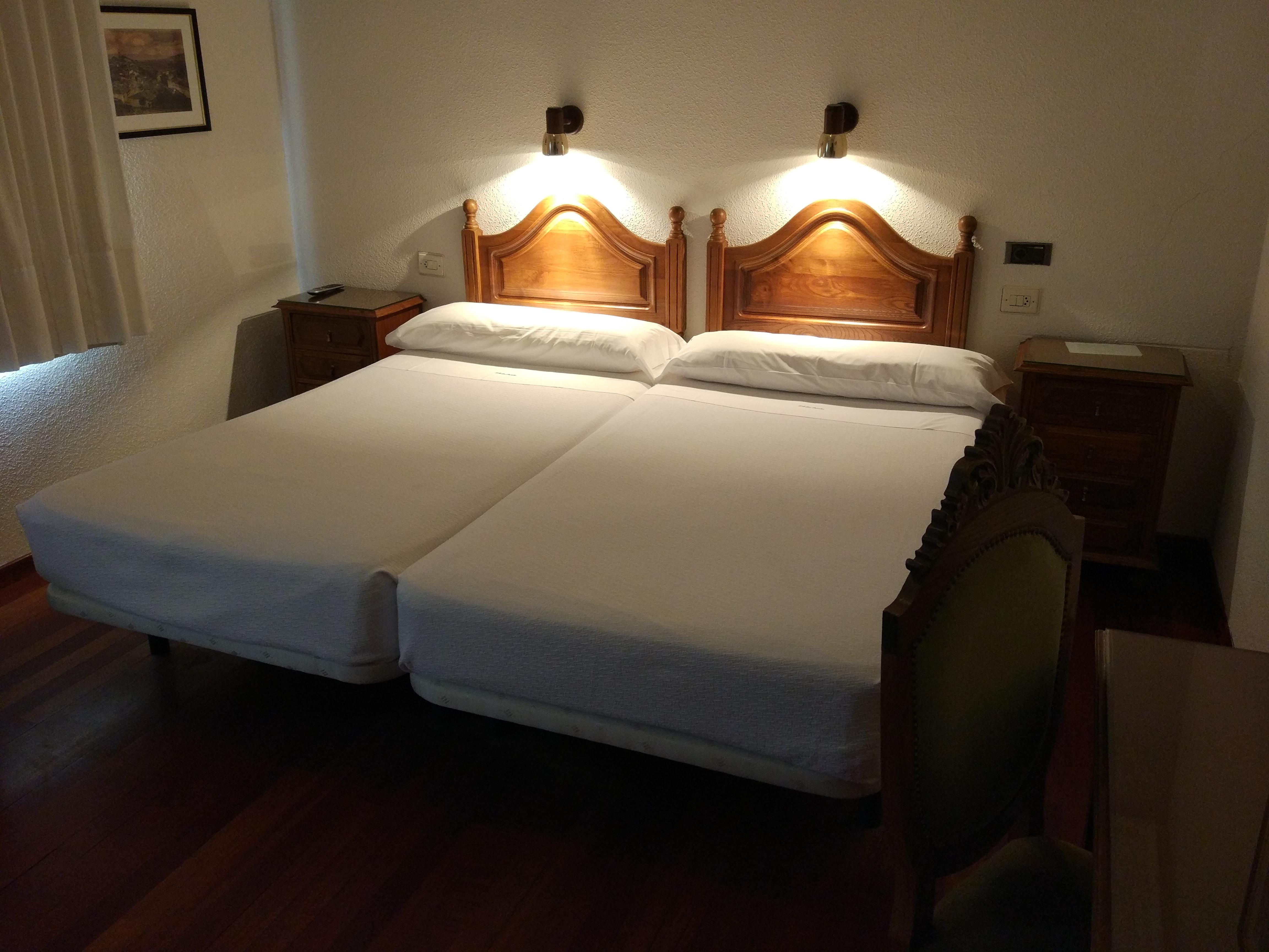 Hotel Los Perales Puebla de Sanabria Buitenkant foto