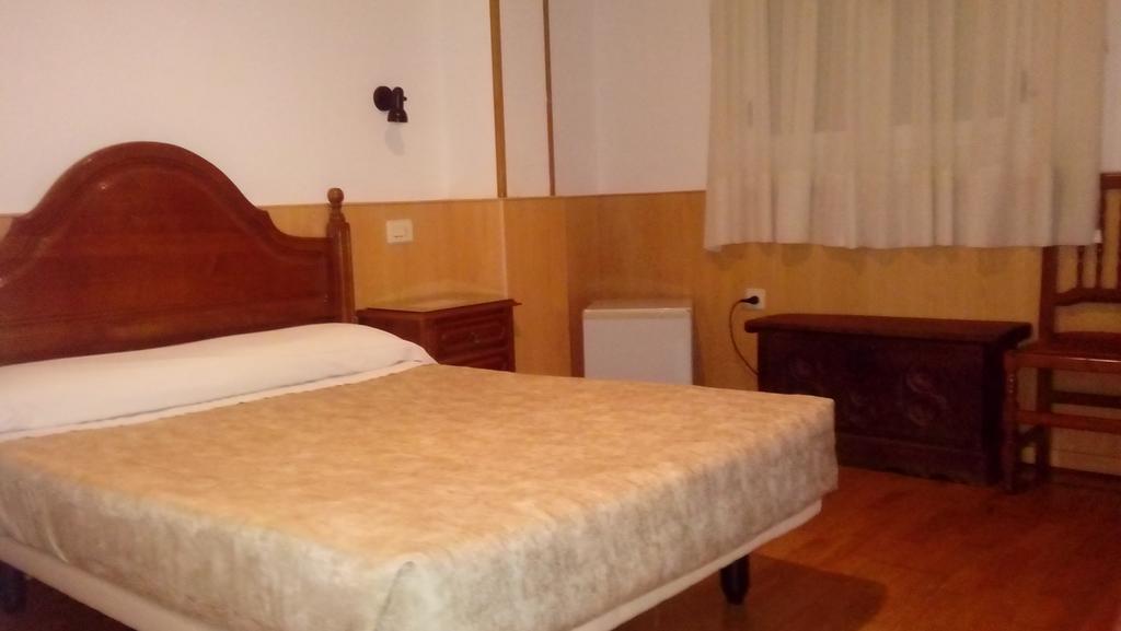 Hotel Los Perales Puebla de Sanabria Buitenkant foto