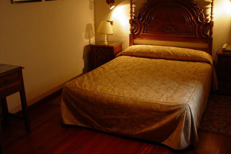 Hotel Los Perales Puebla de Sanabria Buitenkant foto